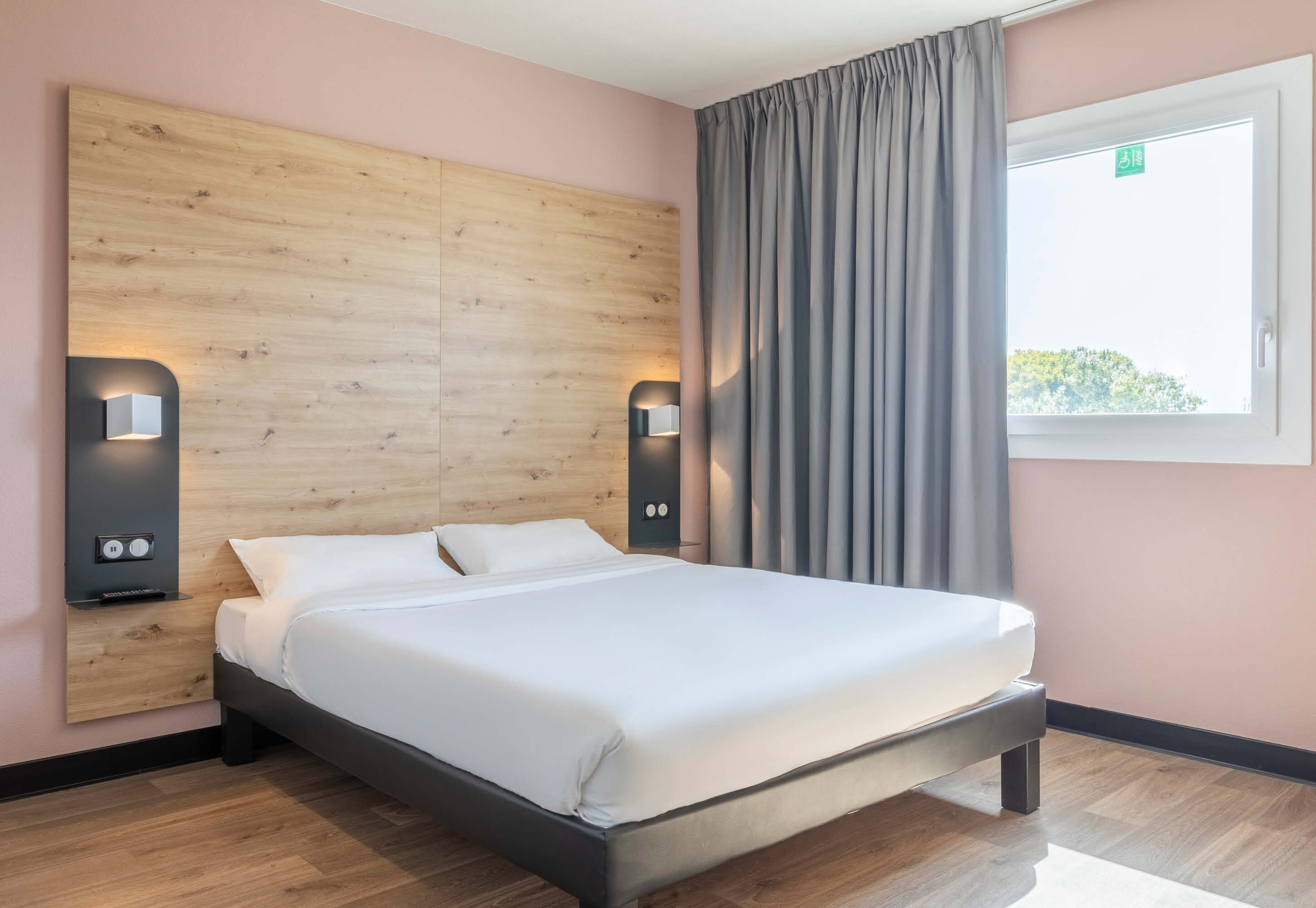 B&B HOTEL Saint-Martin-de-Crau Alpilles Camargue