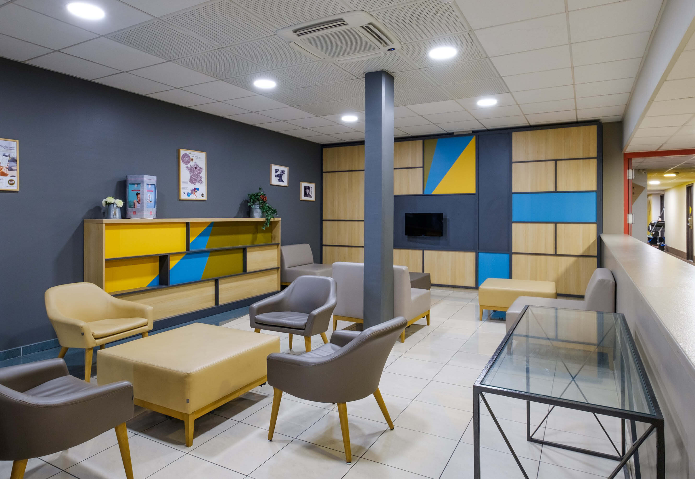 B&B HOTEL Villeneuve-Loubet Village