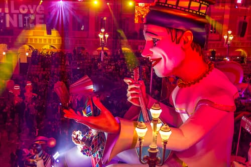 carnaval-nice-char-nuit.jpg