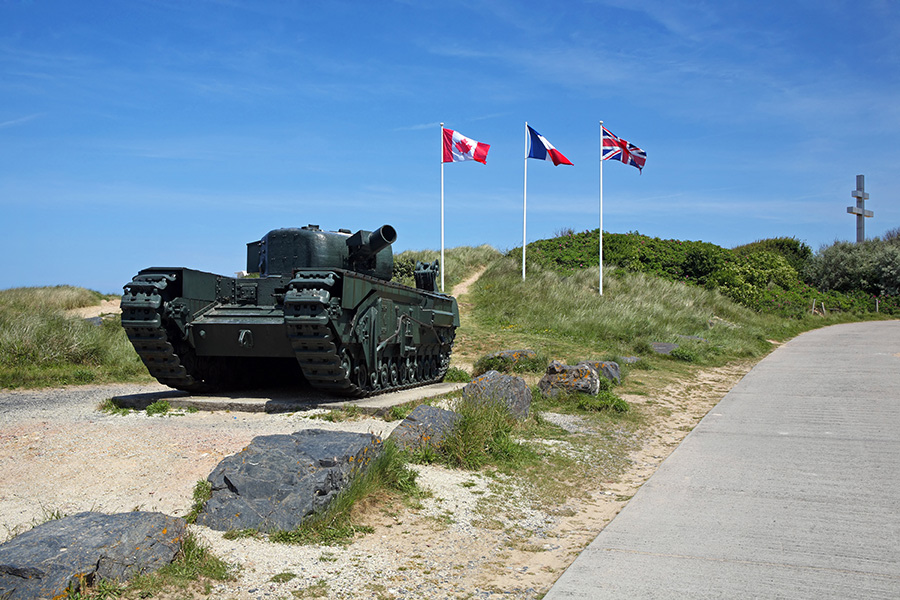 Parcourir les fameux sites du D-Day.jpg Parcourir les fameux sites du D-Day.jpg