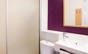 hotel in paris bathroom