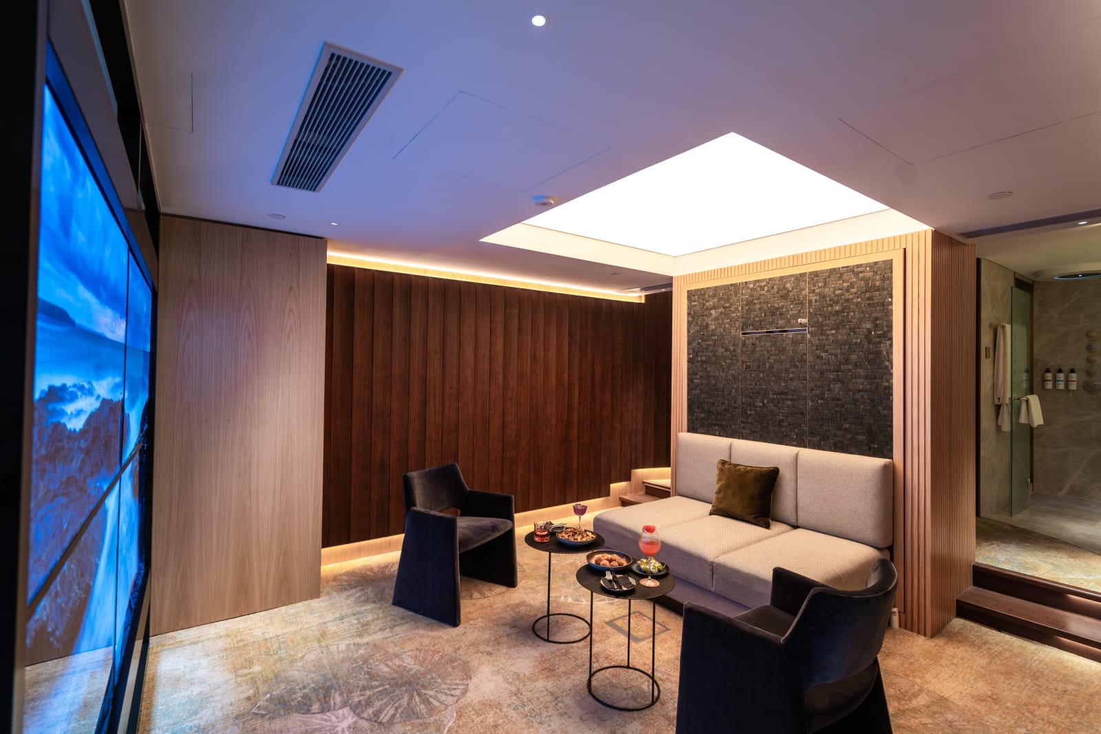 PullmanSGTransformingRoom-21 (1).jpg