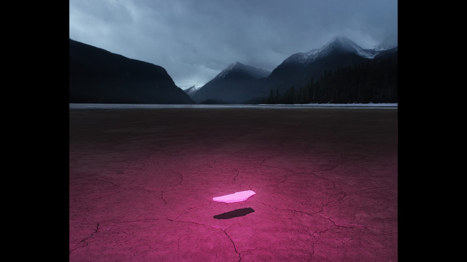 Mineral_and_Pinkflash_Benoît_Paillé_Photography.jpeg