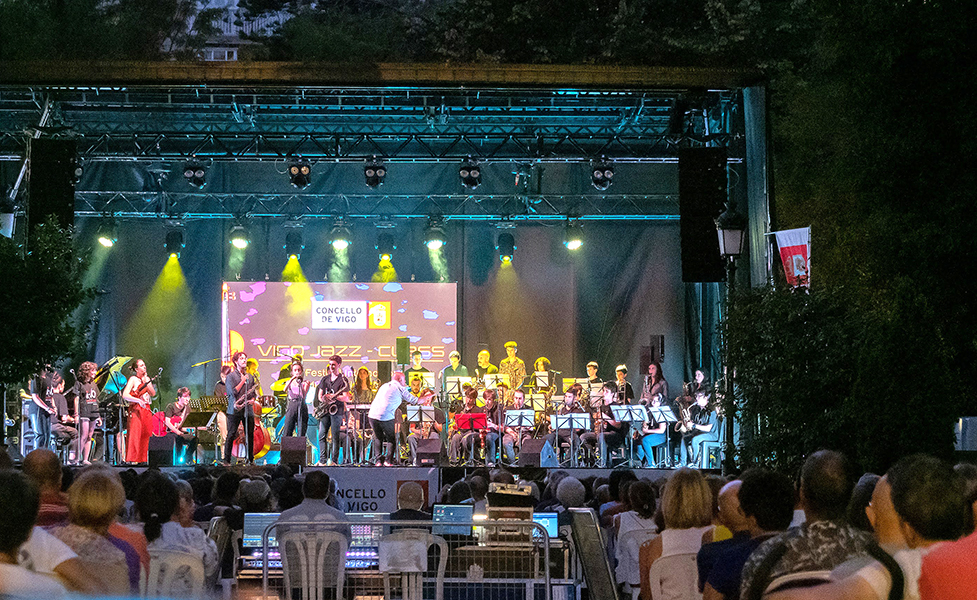 2022, July 6, concert by the Imagine Jazz Orchestra, Joan Chamorro conducting (4)