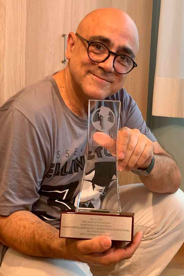 2025 - Joan Chamorro with the 2nd Prize statuette at the 30th edition of Essentially Ellington