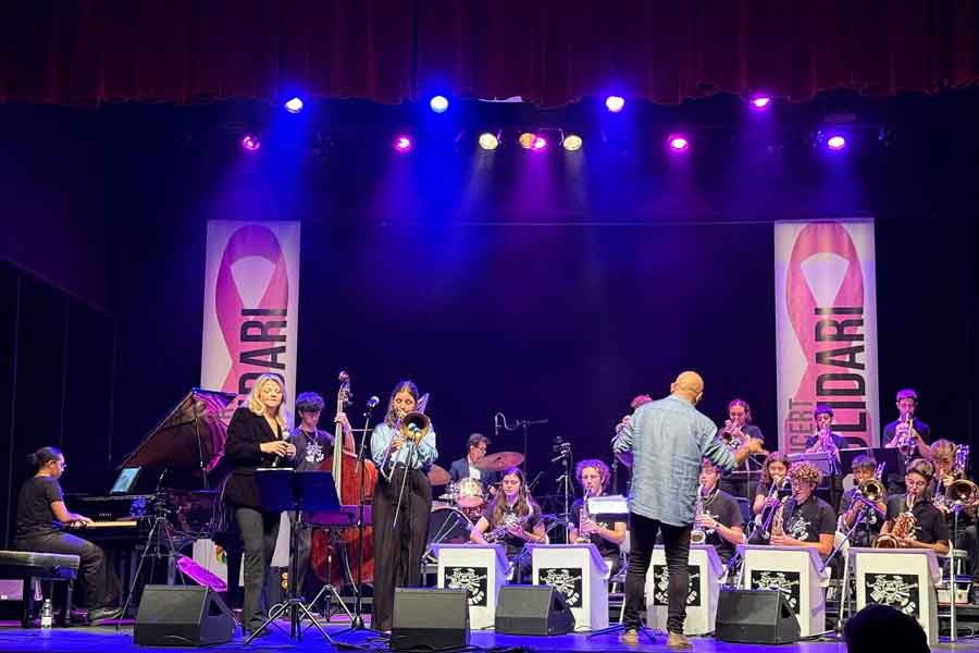 2025 - Joan Chamorro directing the Sant Andreu Jazz Band in Vilassar de Dalt (3)