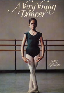 Book cover of A Very Young Dancer