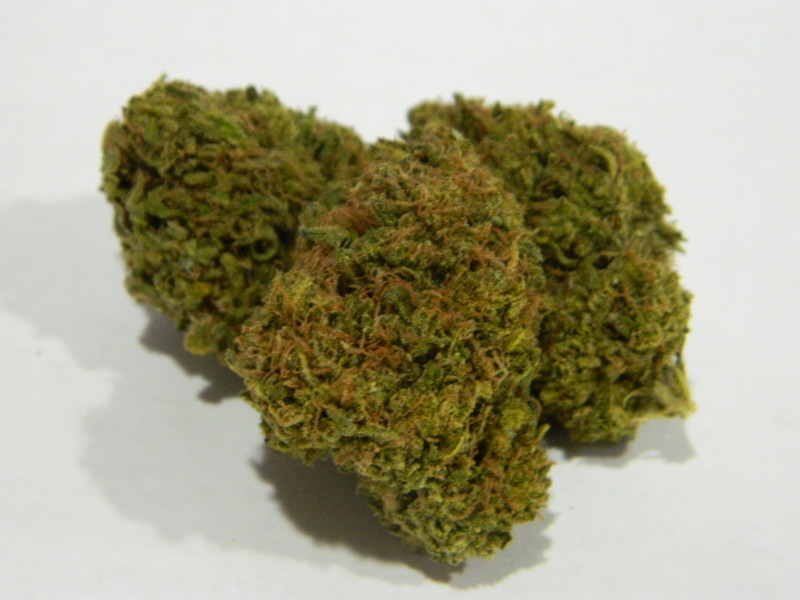 Lemon Kush | Marijuana Strain Reviews | AllBud