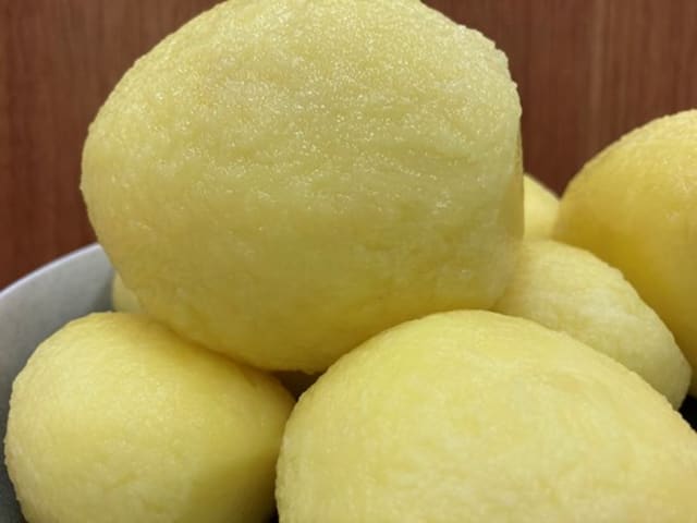 Potato - Premium Peeled and hand finished 1Kg
