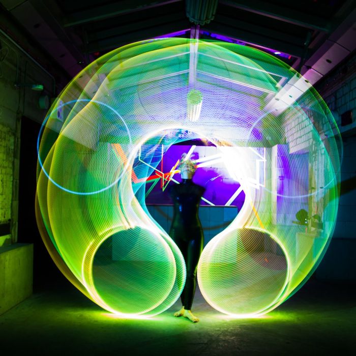 Orfelia Glow Hoop Act von Jessie Rose