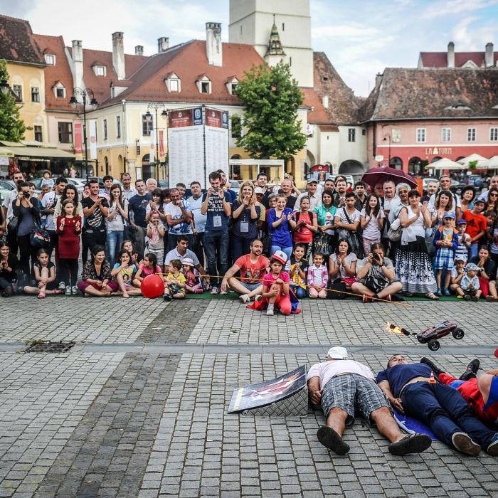 Comedy Stunt Show por Ernest the Magnifico