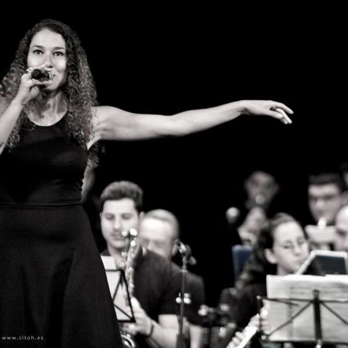 Brazilian Music by Fernanda Tássia