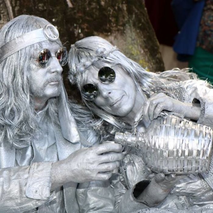 Living Statues - Peace & Love von Selway Statues