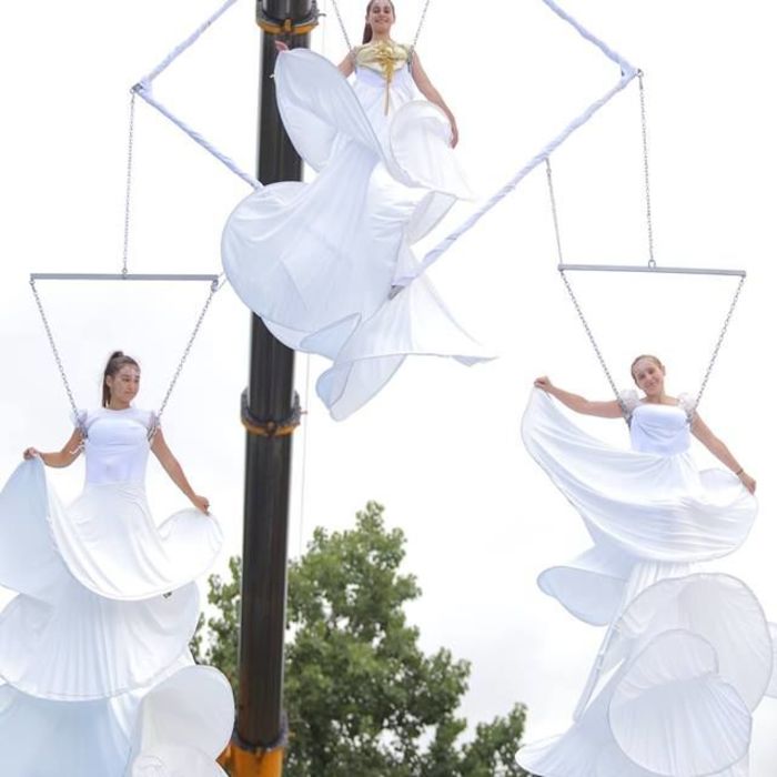 Aerial Show by Bruno Eddie