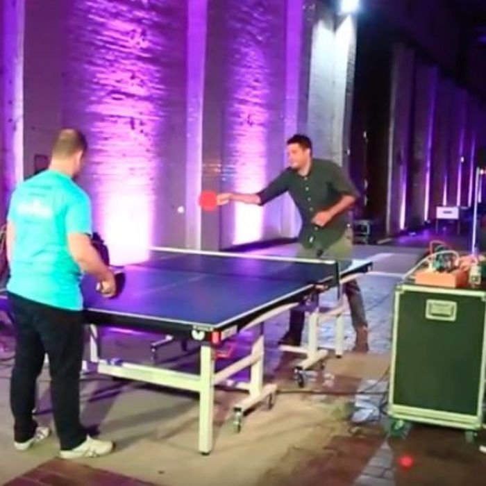 Cozmik Ping Pong von Taishi Nagasaka