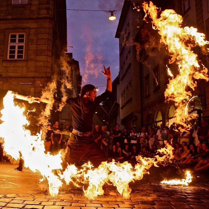 Acrobatic Fireshow por JAGO & L-ION