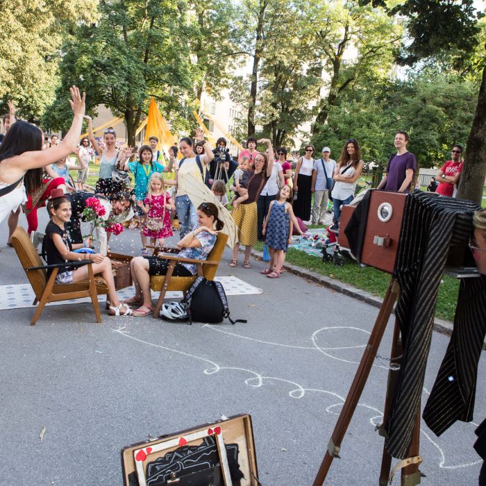 Time Traveller - Walking theater act por Belle Etage