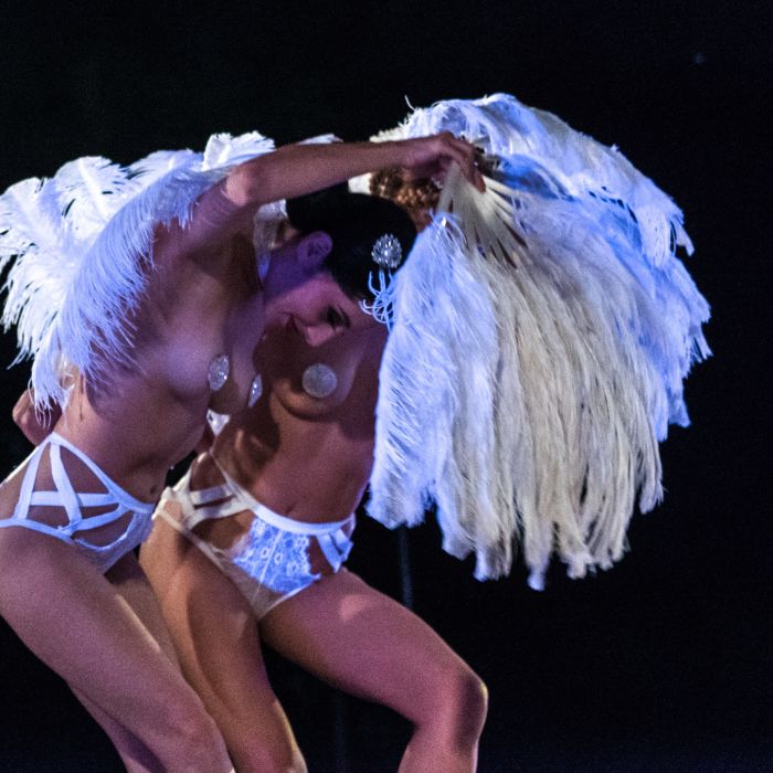 UV Fan Dance von Les Filles