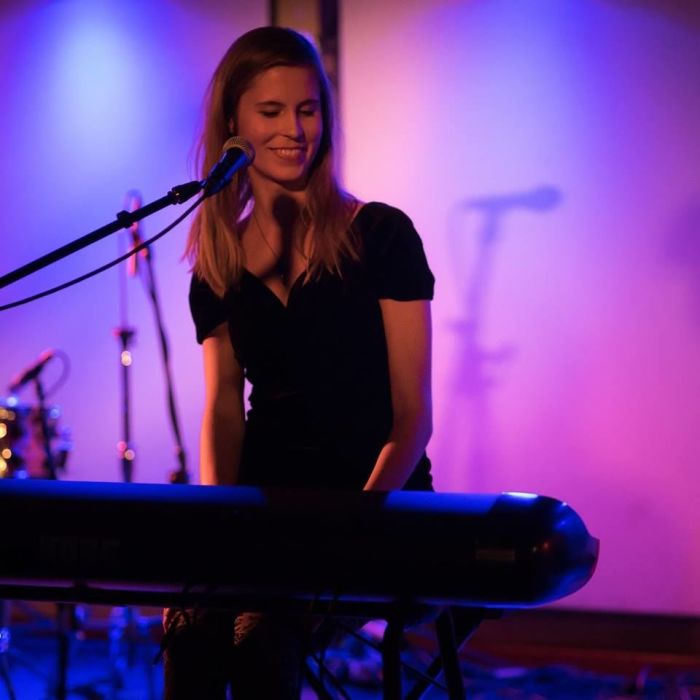 Living Room & Wedding Concert von Leonie Mikkie