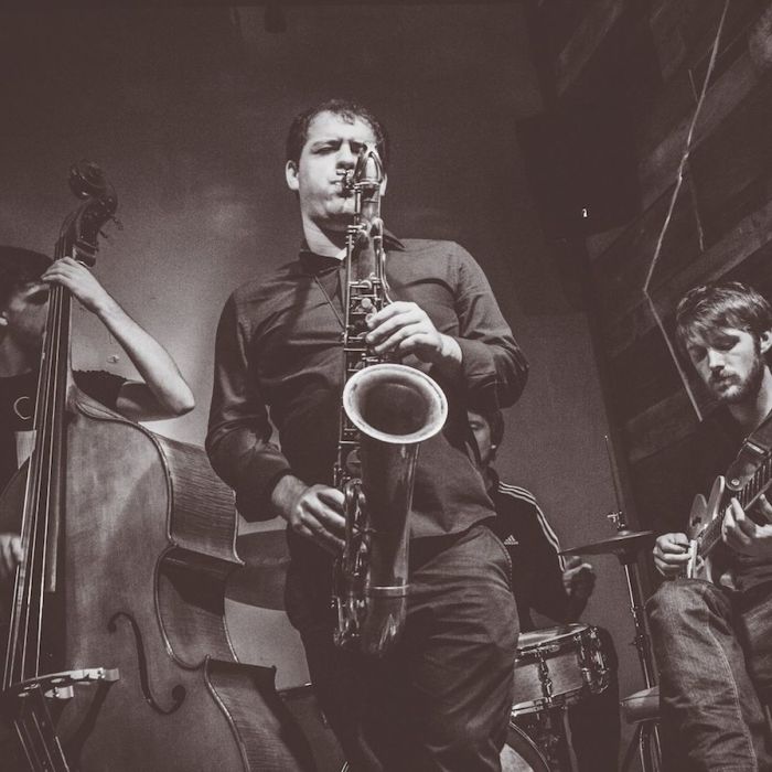 Jazzy Mondays von Enrique Thompson