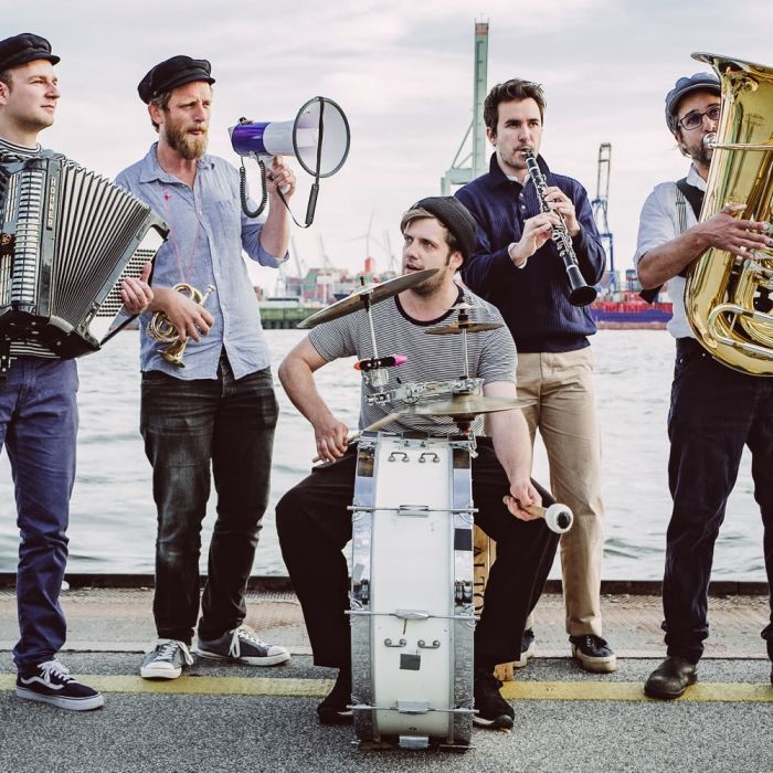 Maritime Band: Albers Ahoi! - typisch Hamburg by Albers Ahoi!