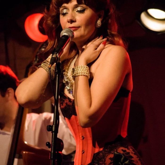 Jazz Tease por Isis Melo