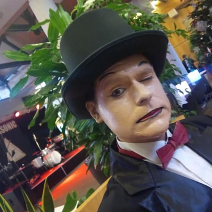 Walk Act por Le Mime FPAO