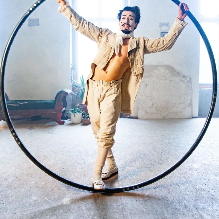 Cyr Wheel por Pyro Bangang