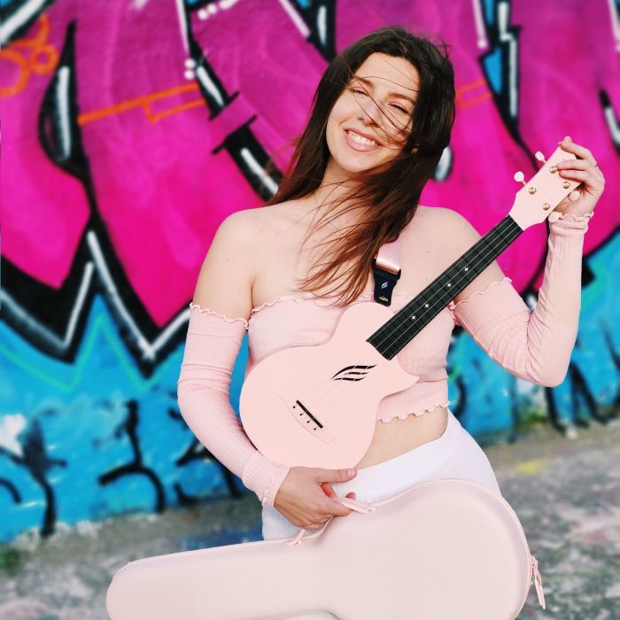 Live Acoustic Ukulele Performance by Mimi Mitina