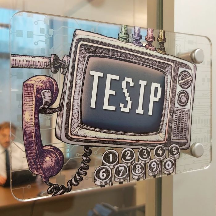 Care and personalization of the office image von Elvis