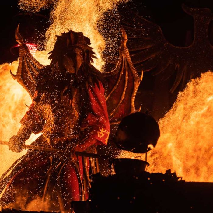 Halloween Feuershow für Großveranstaltungen von Freaks on Fire – Feuershow & Lichtshow