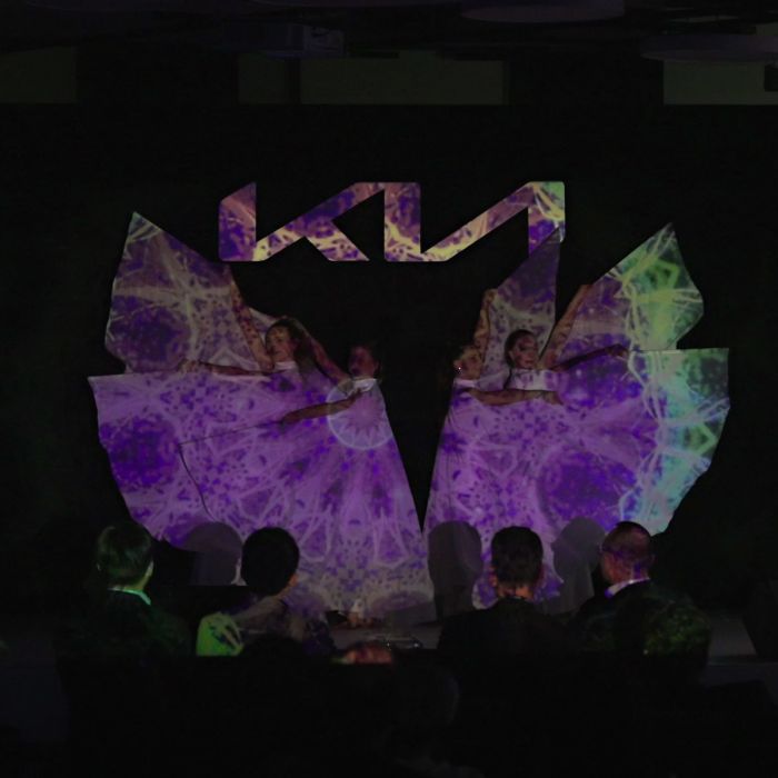 Lightshow With Acrobatics von Aliatrix