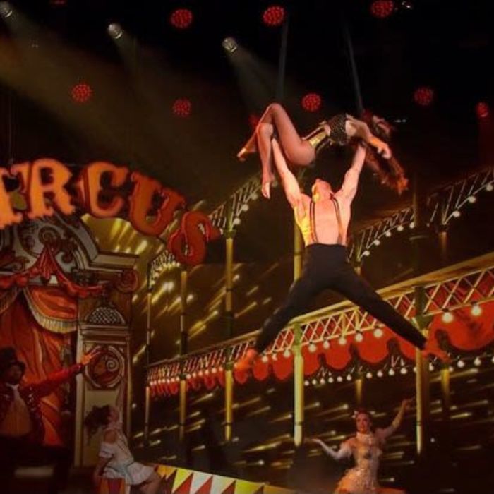 Singing Aerialsist - Duo Straps por Duo Corina & Anton