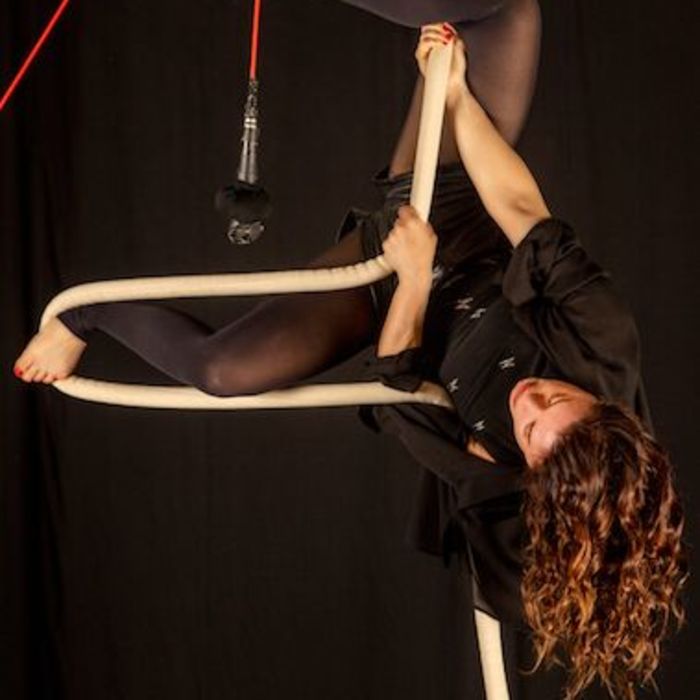 "Vénus" 15 minute show by Leela Tinelli