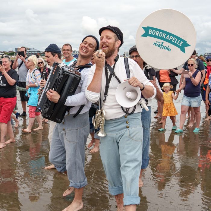 Die mobile Event-Band aus dem Hamburg Hafen por BORDKAPELLE von mahoin