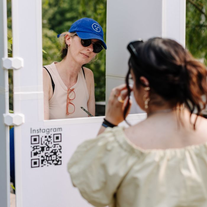 Live-portrait booth by Clara Gilod