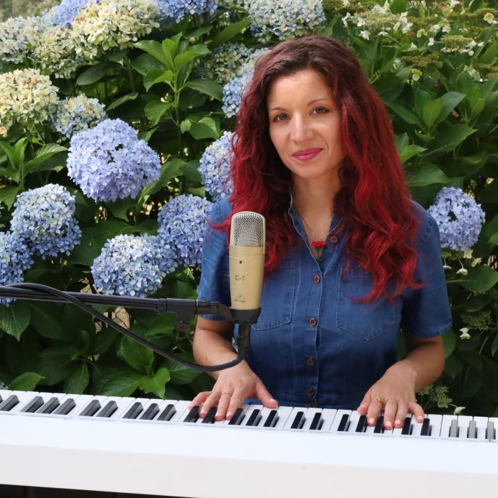 Música ao Vivo a Solo com Voz e Piano von anabaguim - voz & piano