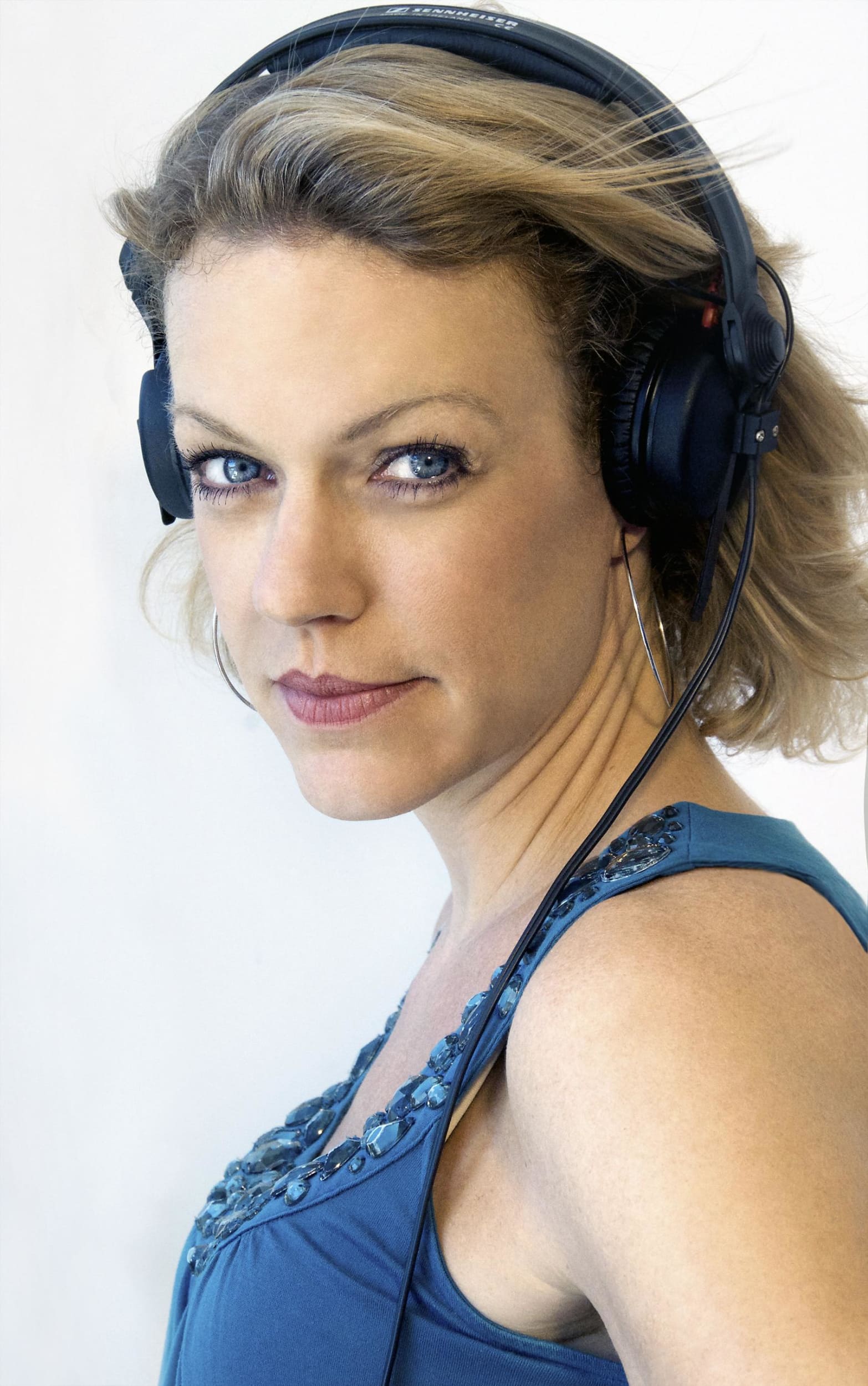 DJ Astrella Book a Street Artist