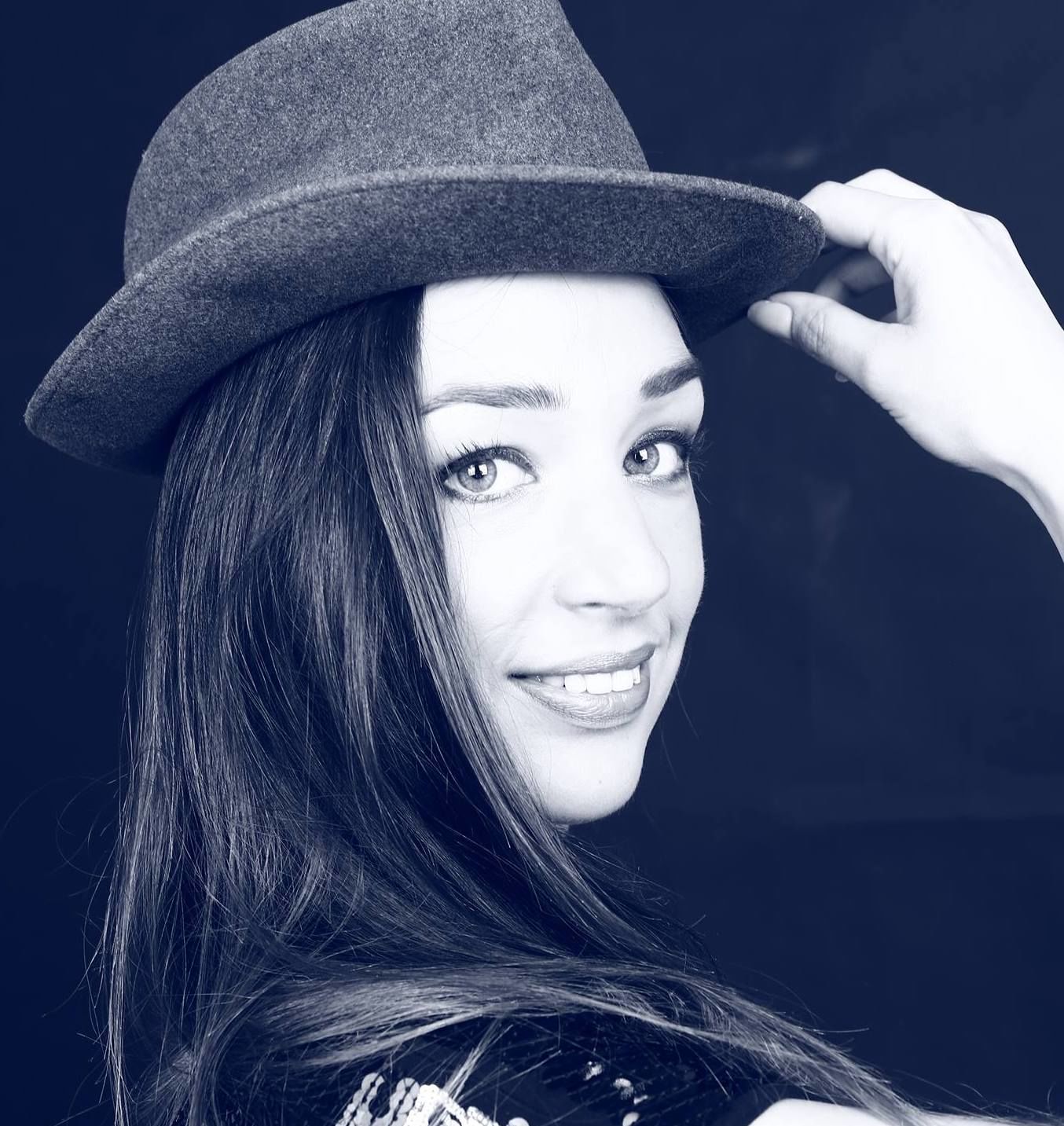 Soraya Book a Street Artist