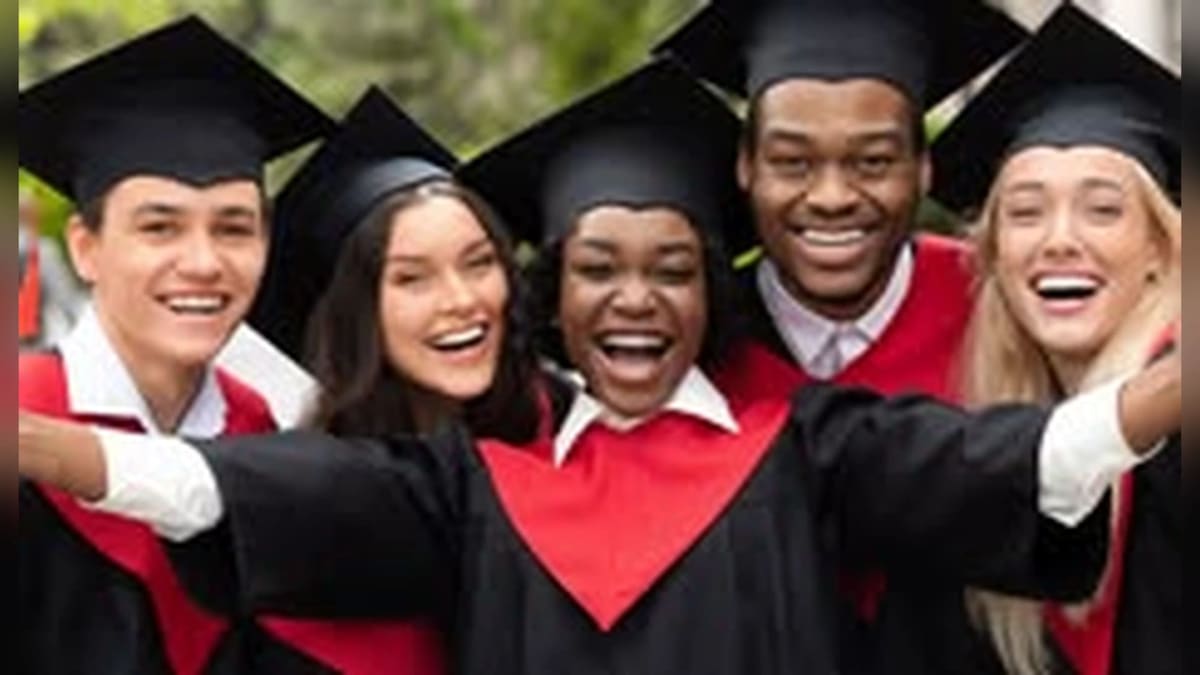 Top Industries Hiring Online MBA Graduates in the UAE