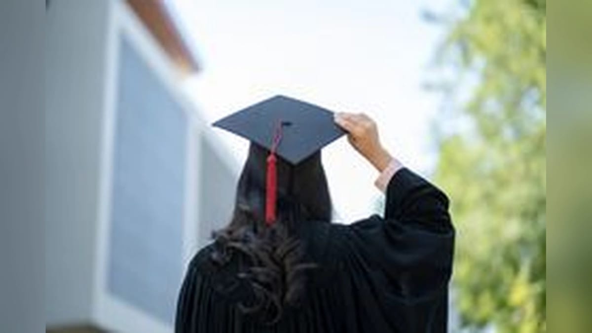 PhD vs DBA: Which Degree Boosts Your Career Faster?