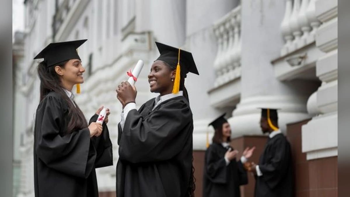 5 Reasons Why You Should Study International Business