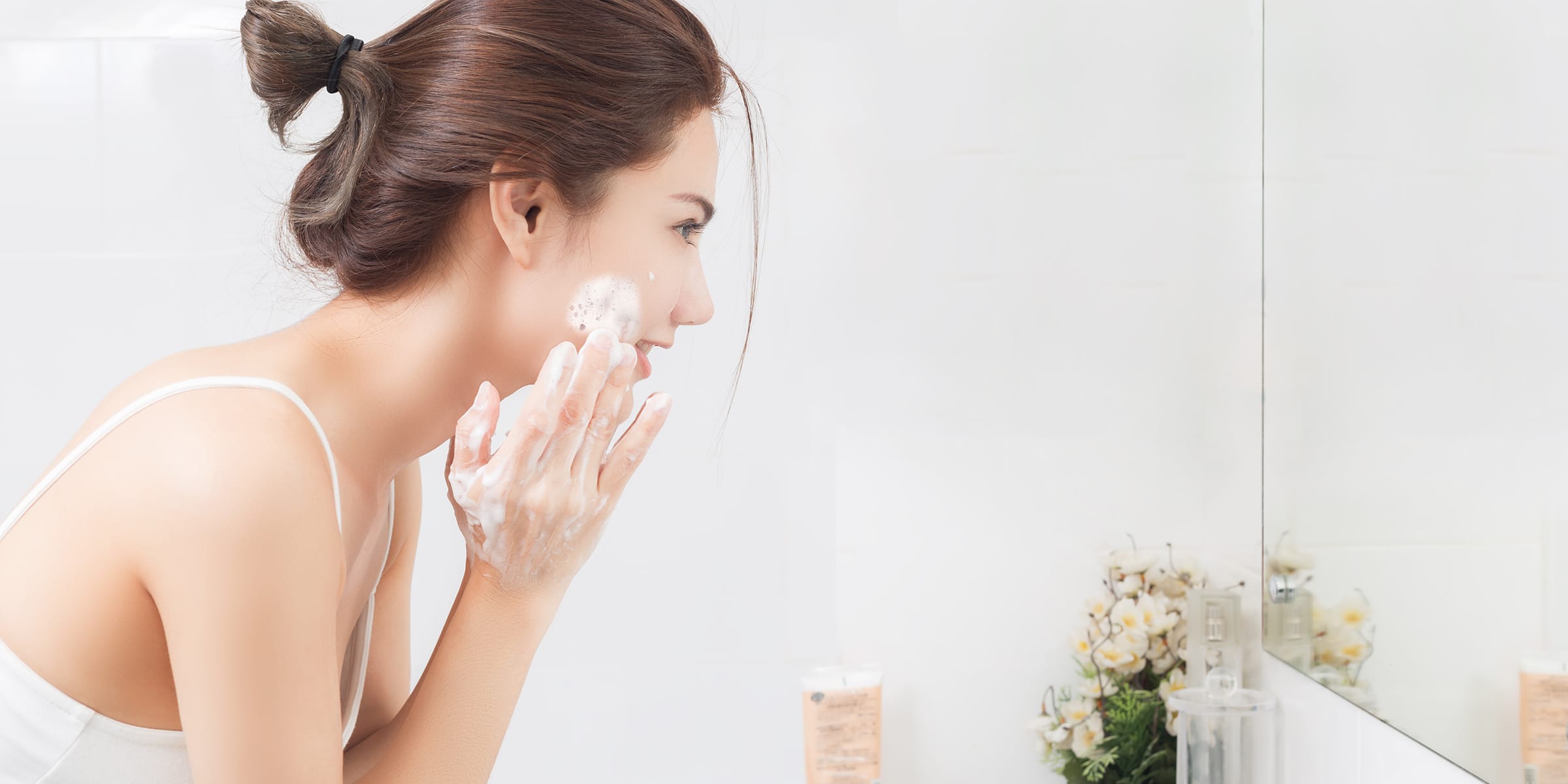 The Comprehensive Guide to Skin Cleansers: Choosing the Right One for Your Skin