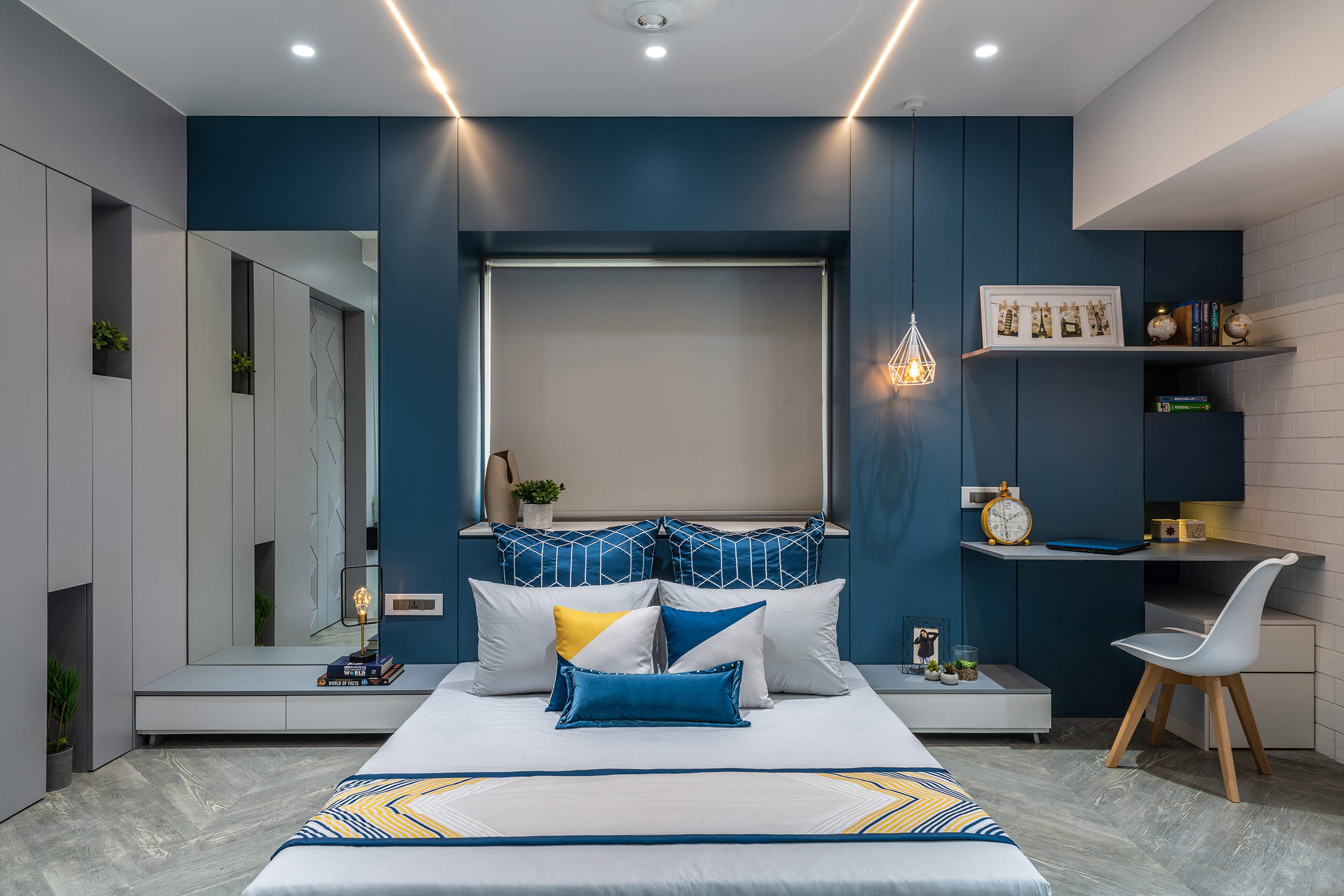 Make Your Home Comfortable with A Variety of Home Furniture