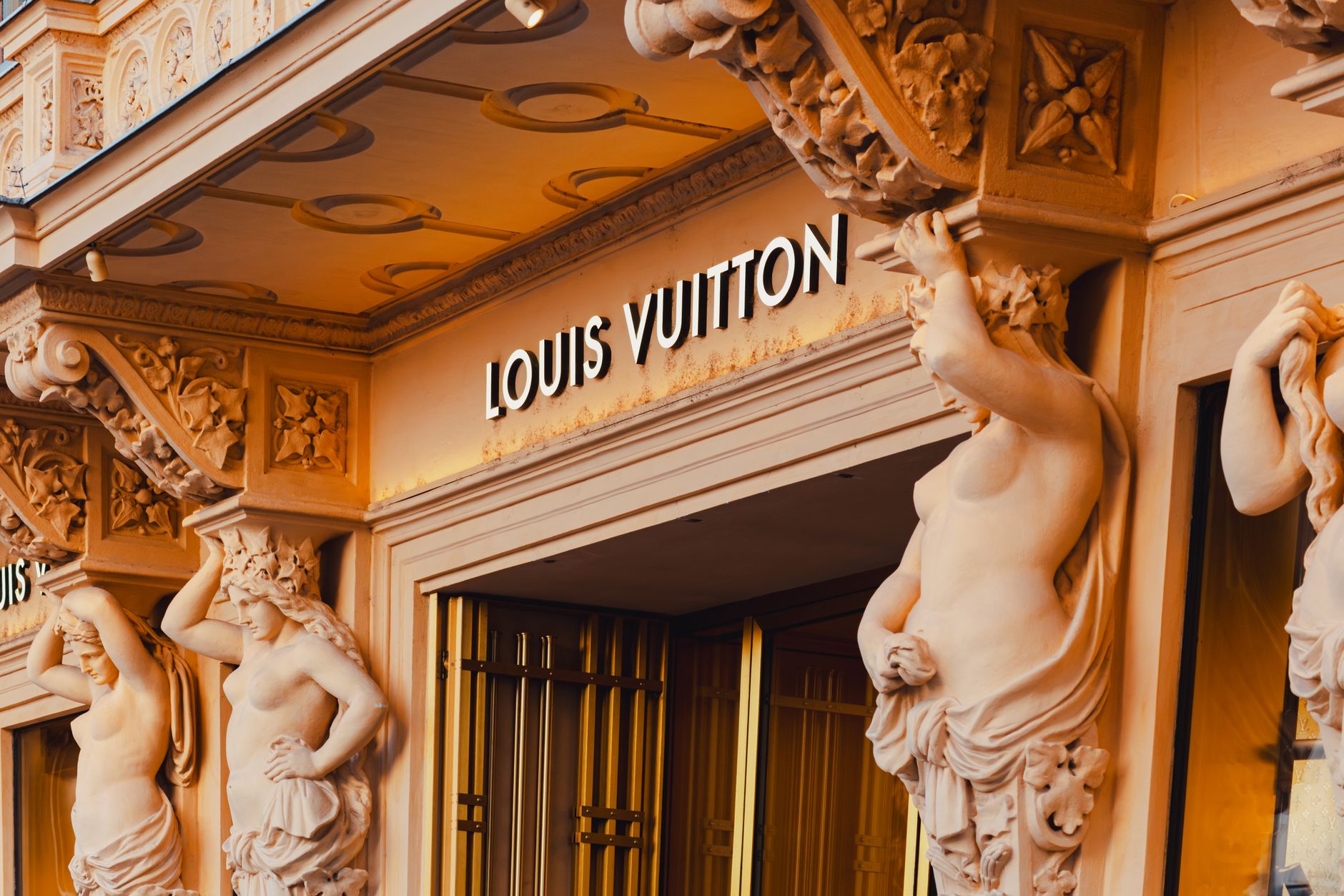 Managing Luxury Brands