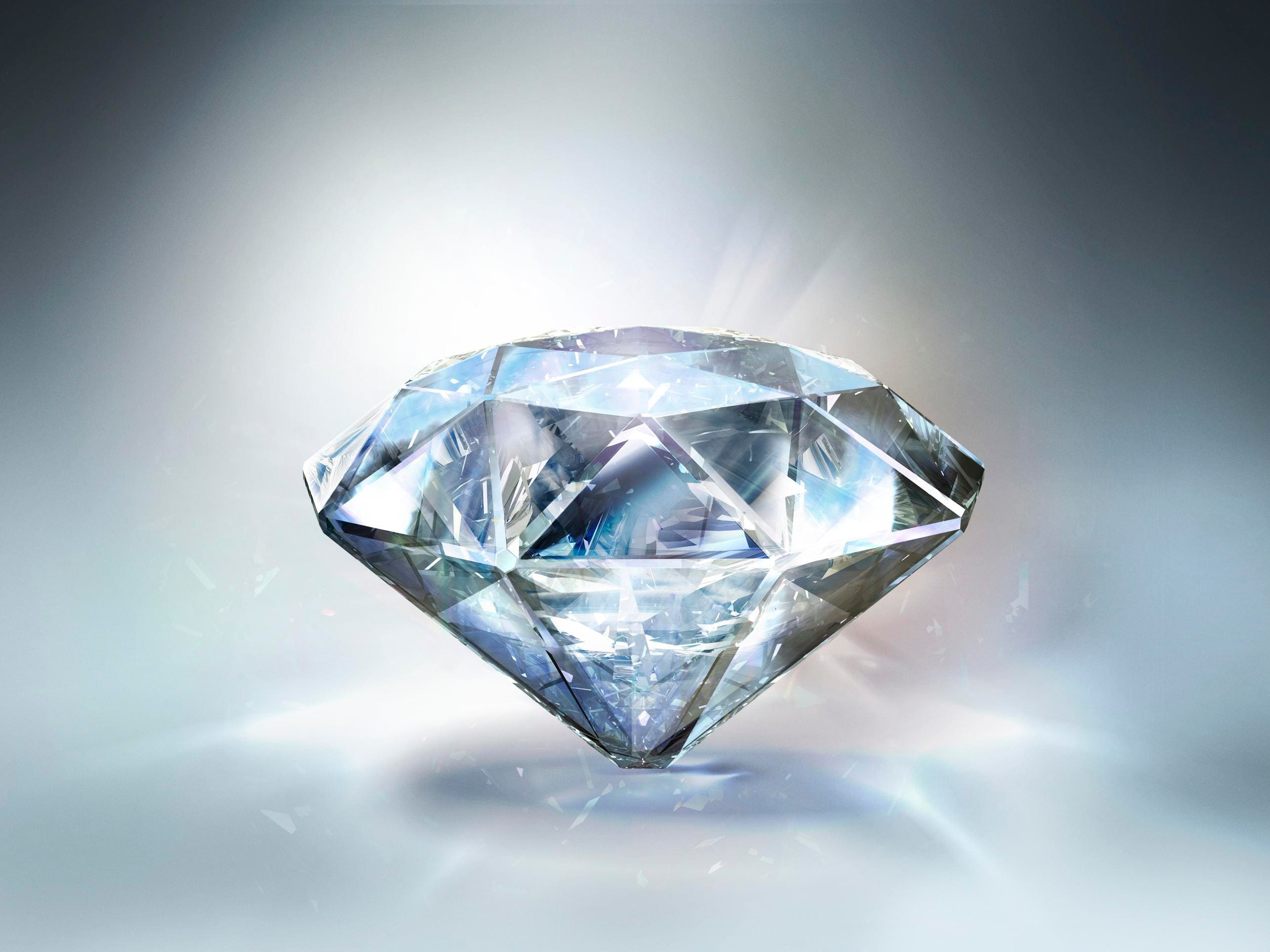 Manchester Bling: Budget-Friendly Brilliance with Lab-Grown Diamonds