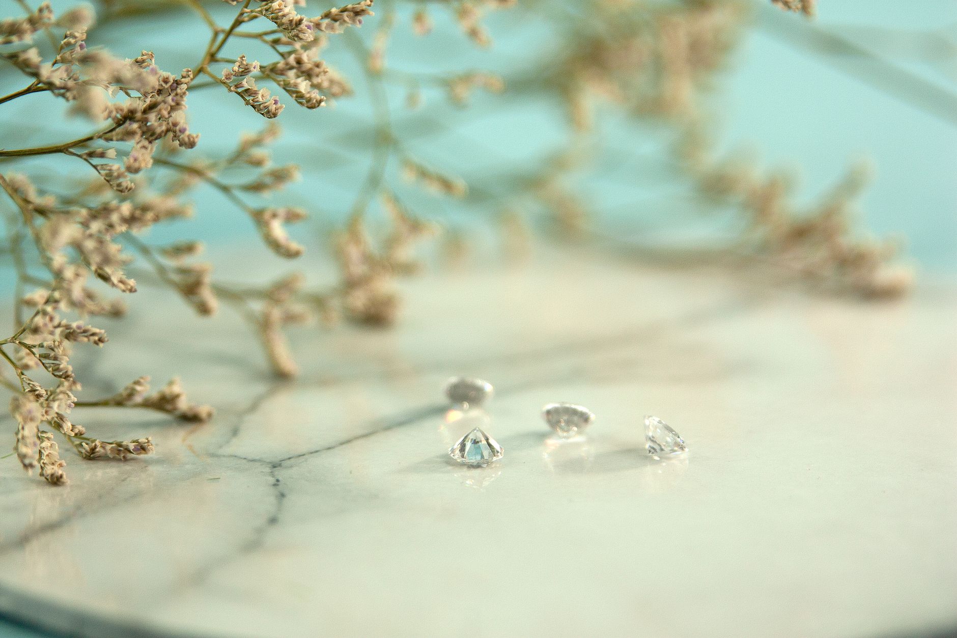 Australian Opals: Capturing the Unique Beauty of Down Under in Gemstone Rings