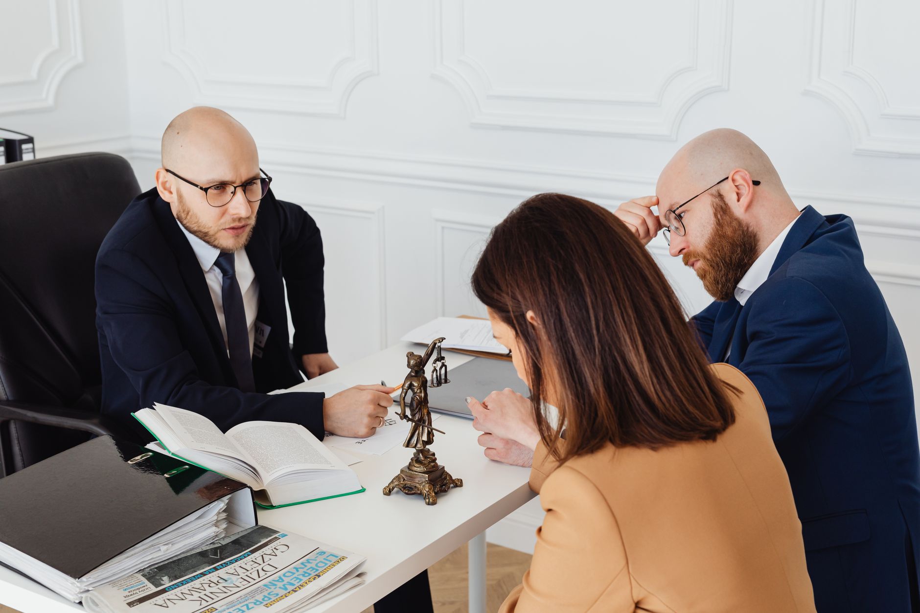 Steps to choose the right divorce lawyer