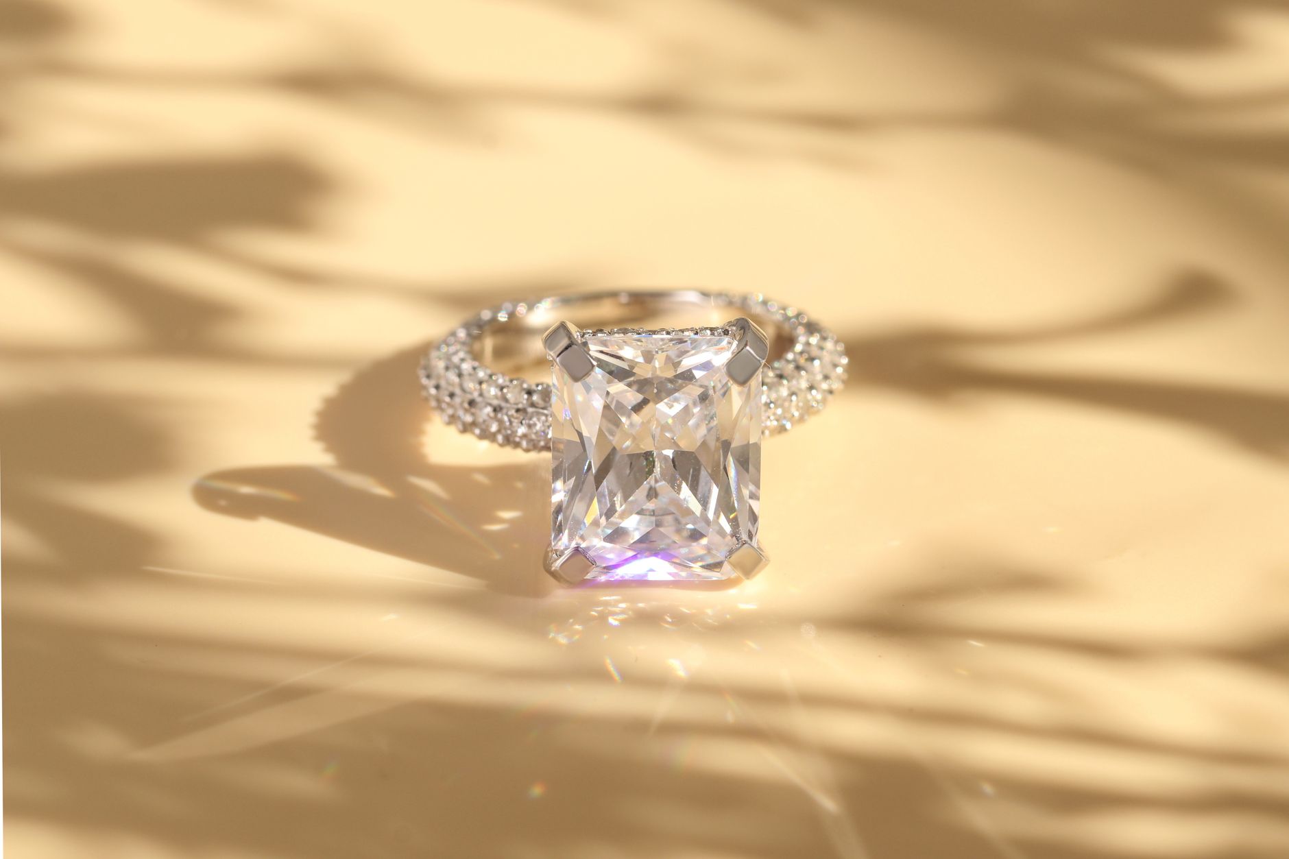 Barlestone’s Brilliance: Your Guide to Distinctive Engagement Rings