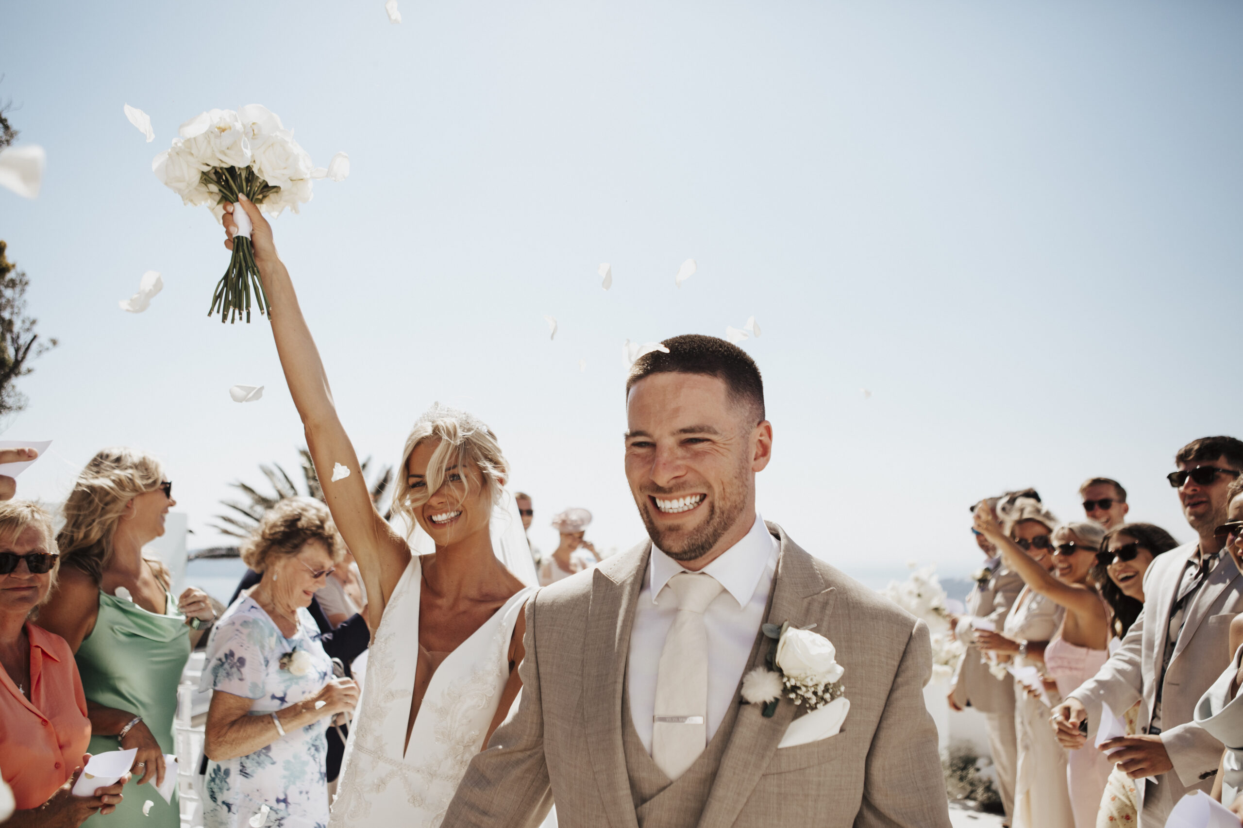 Destination Wedding Do’s and Don’ts with Your Ring: Tips for Being a Considerate Destination Wedding Guest with Respect to Local Traditions